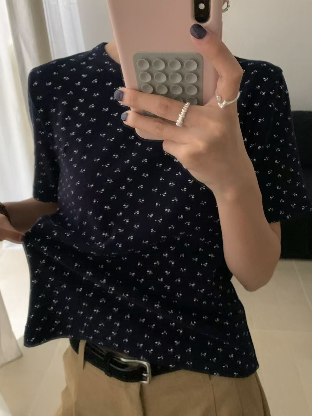 // 超親膚絨感小碎花TEE