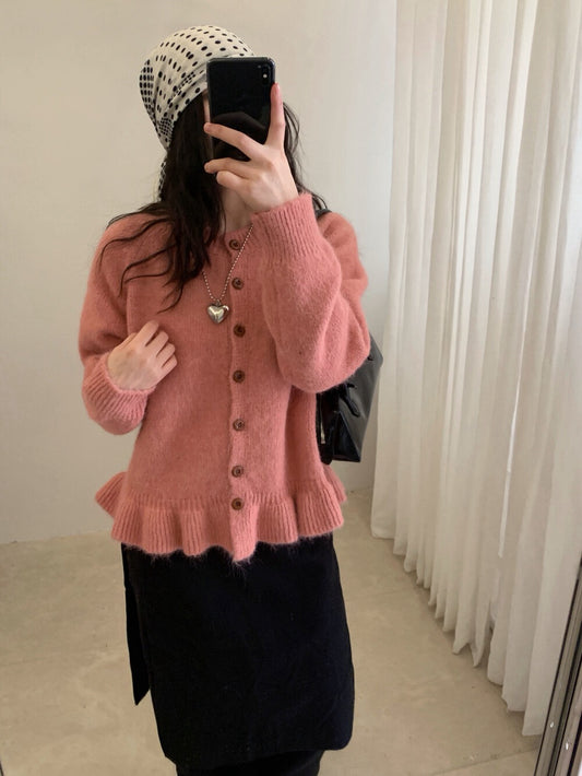 // 8%綿羊毛荷葉花邊腳排扣毛衣