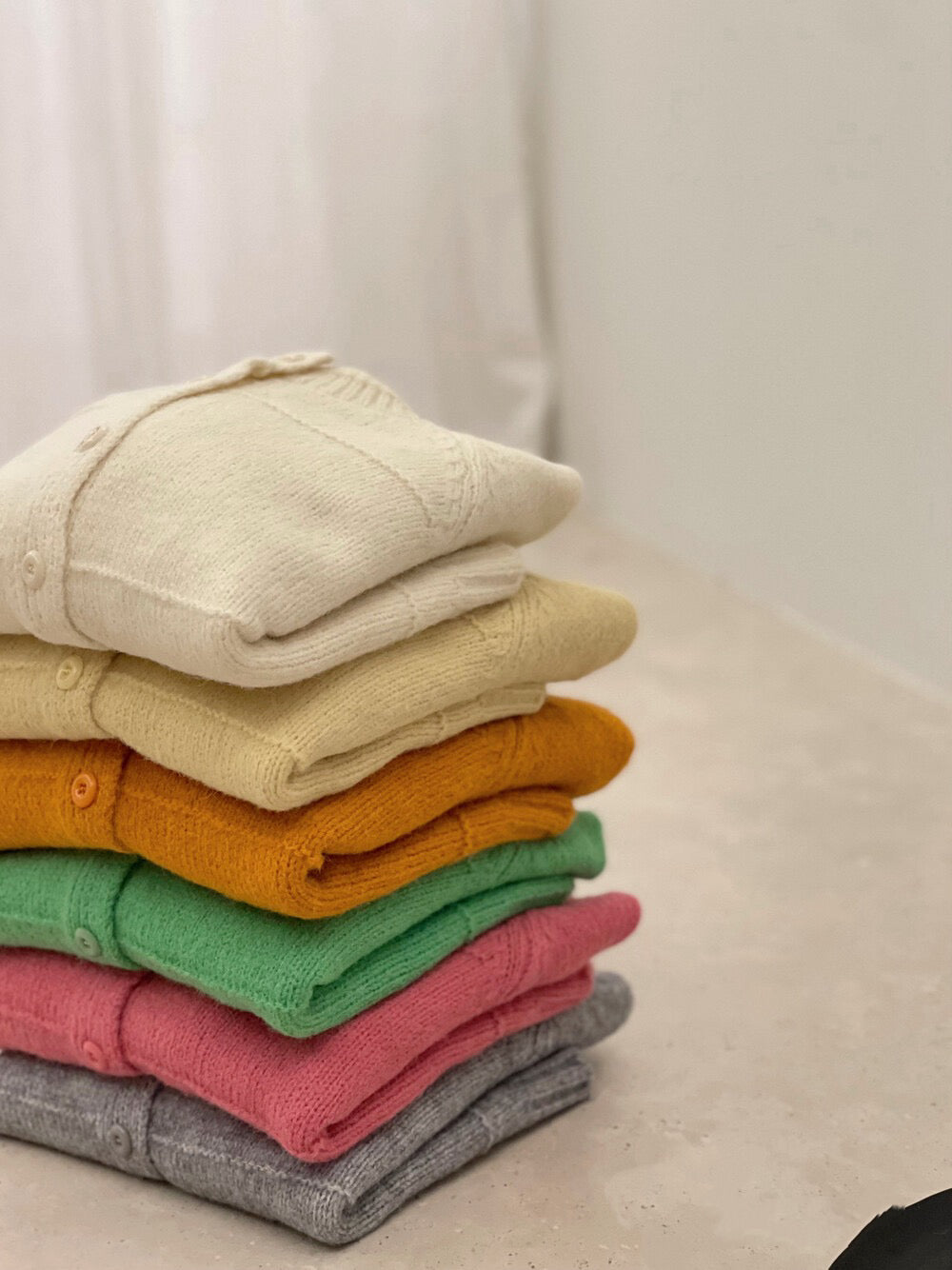 // 立體線條高飽和顏色織紋圓領CD