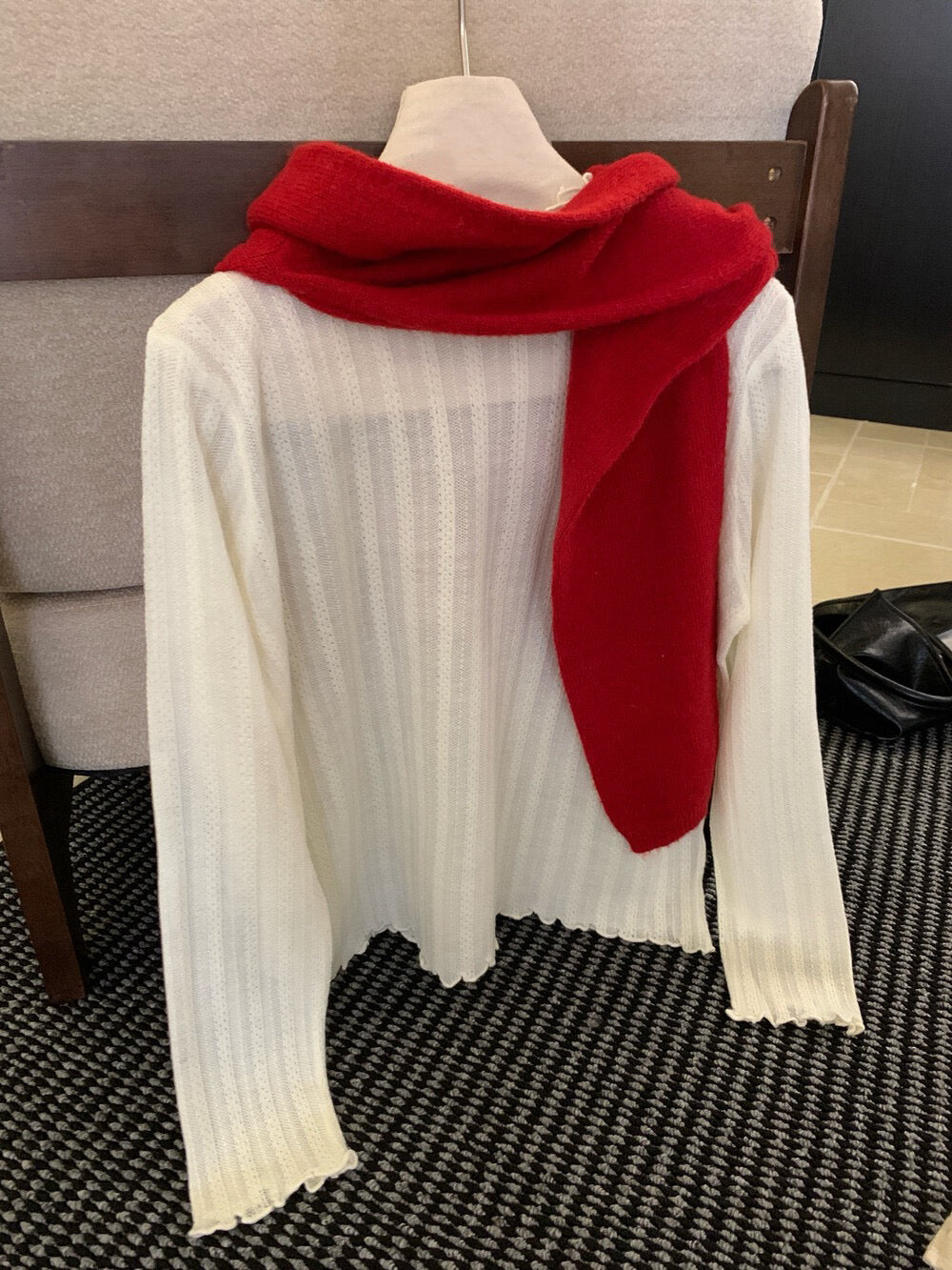 // 10%羊毛木耳邊lace鈎花打底上衣