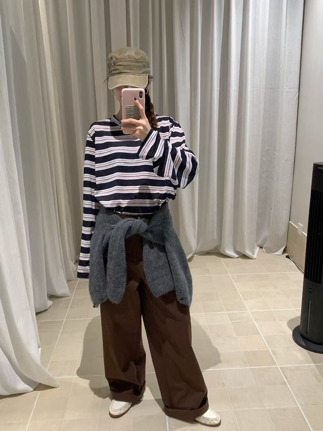 // 麻質拼間休閒TEE
