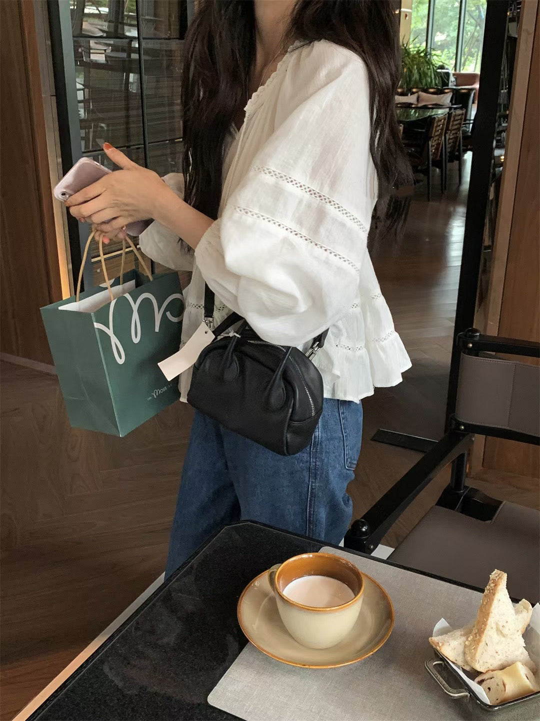// 花邊綁帶荷葉腳鏤空BL
