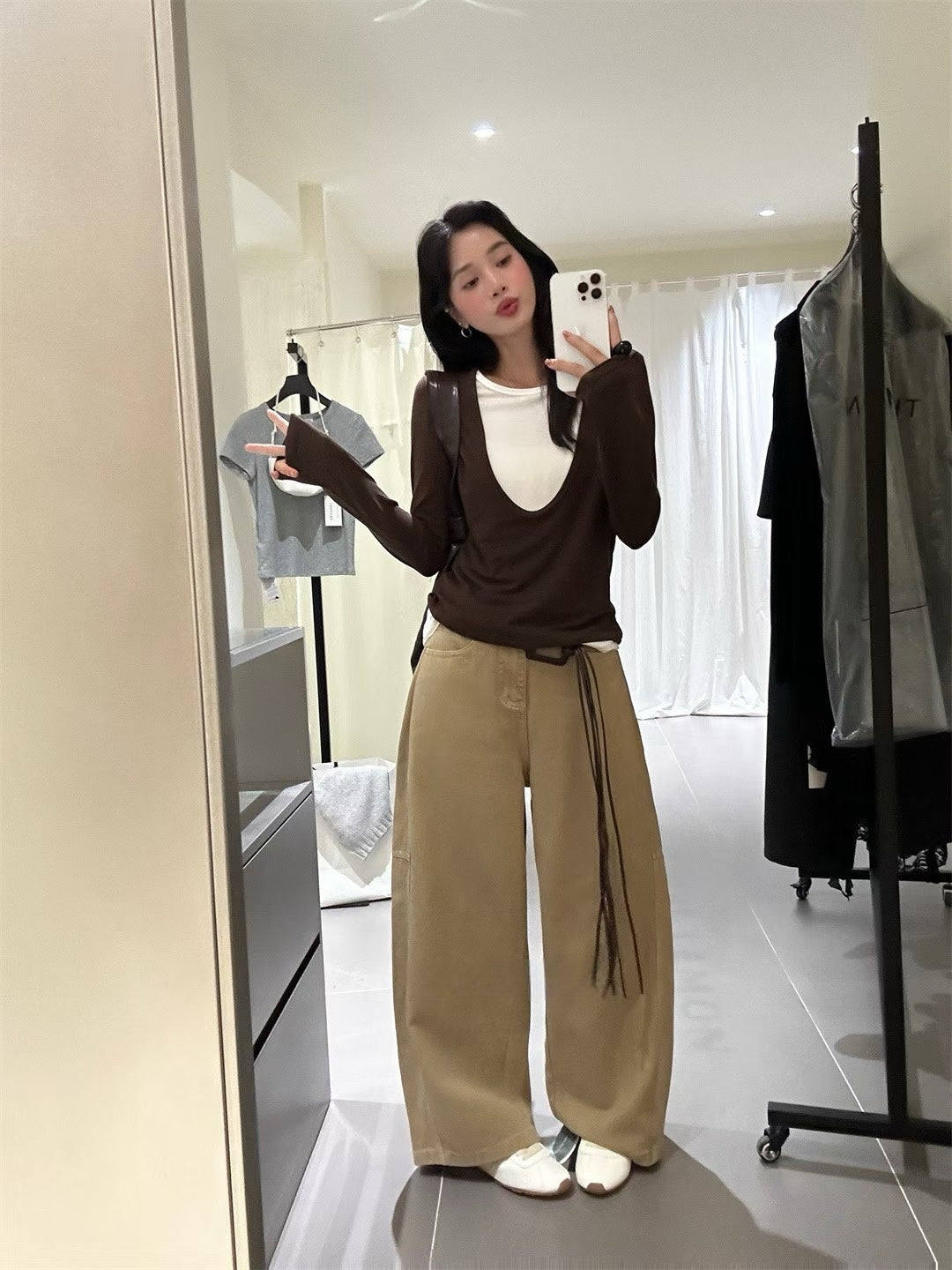 // cutting好美的內縫線設計牛仔棉褲