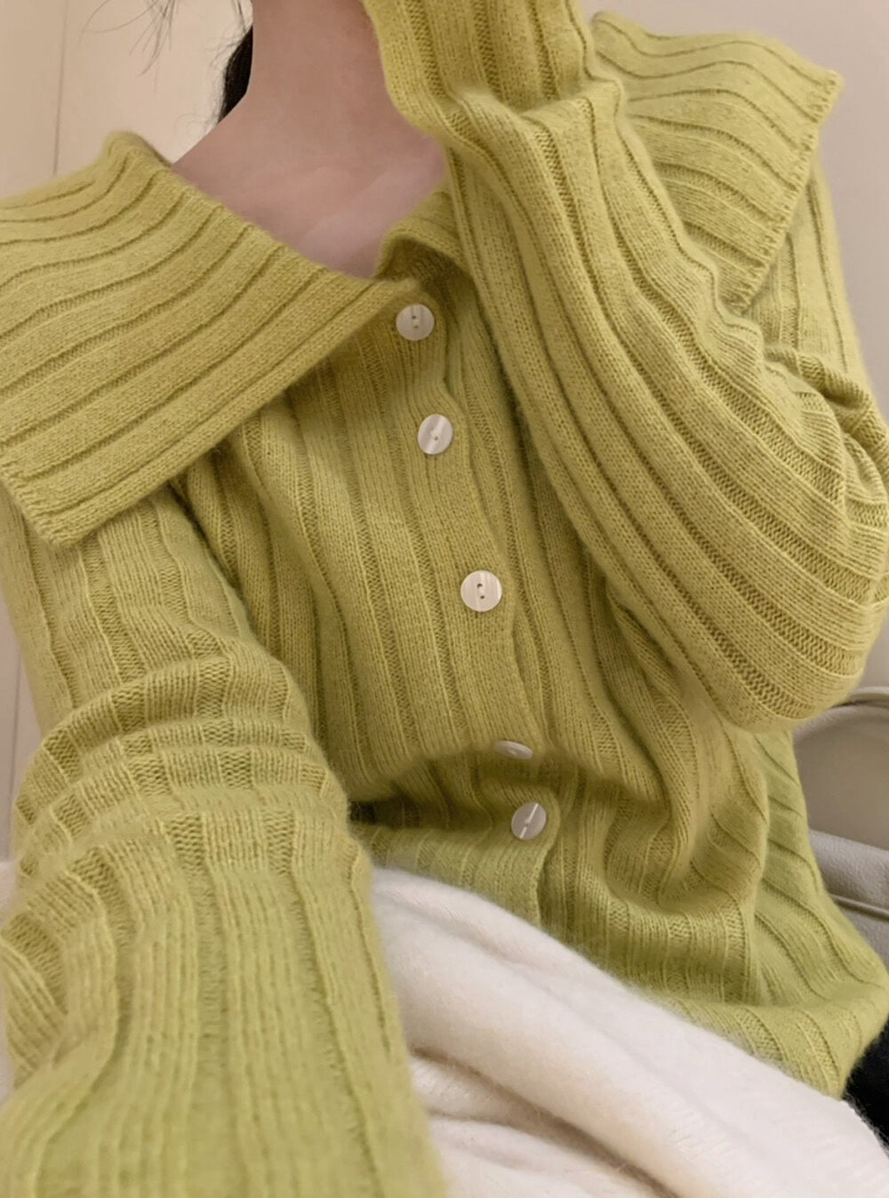 // 50%綿羊毛+20%alpaca可一字領直坑紋大翻領NT