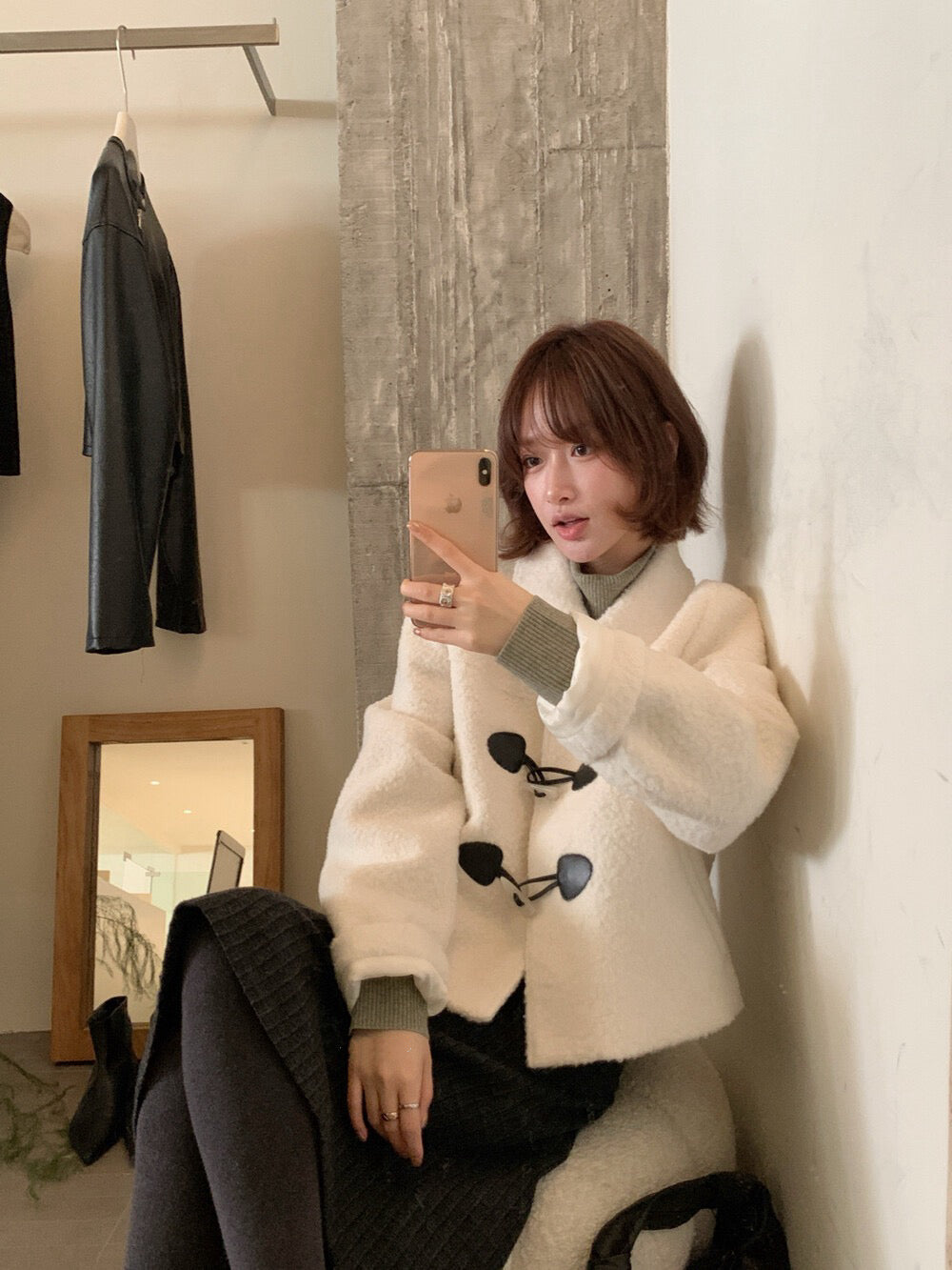 // 圈圈絨翻領正肩牛角鈕夾棉外套