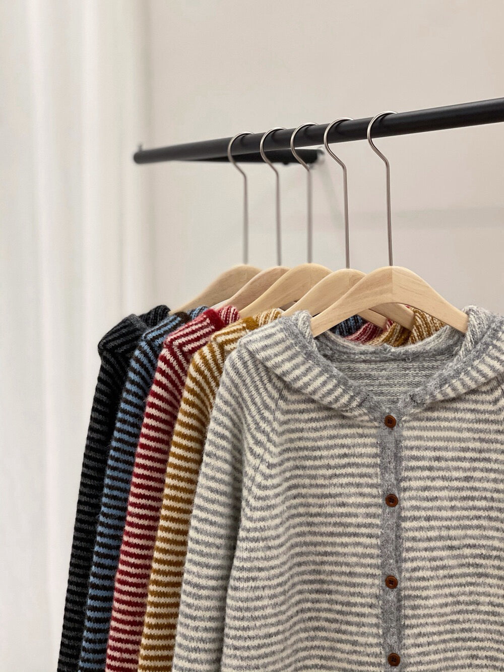 // 超軟糯包邊連帽間條CD