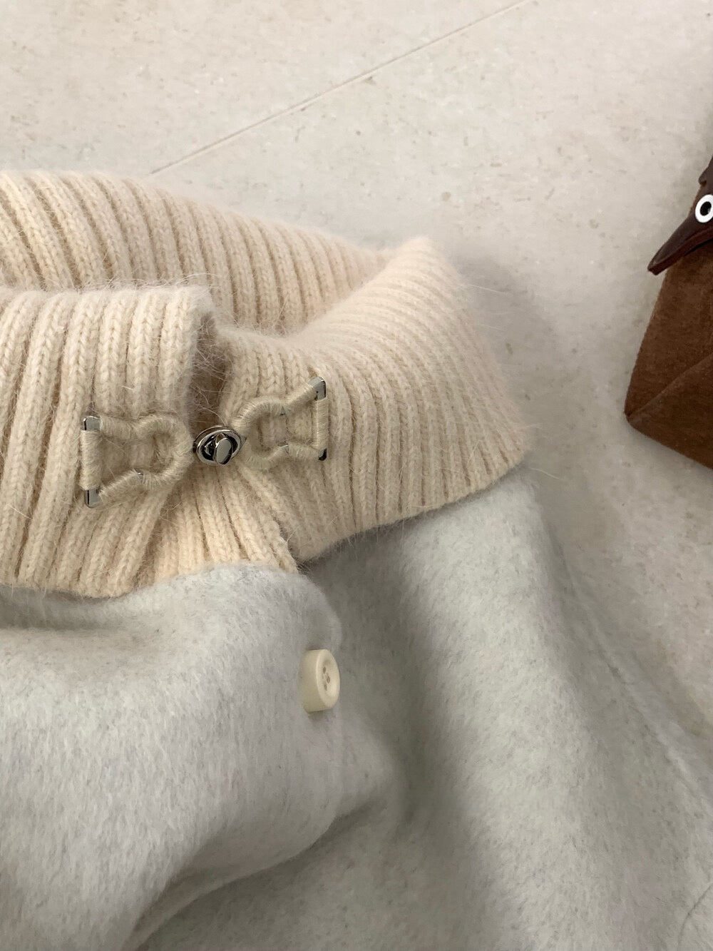 // 100%羊毛拼針織領雙面手工外套