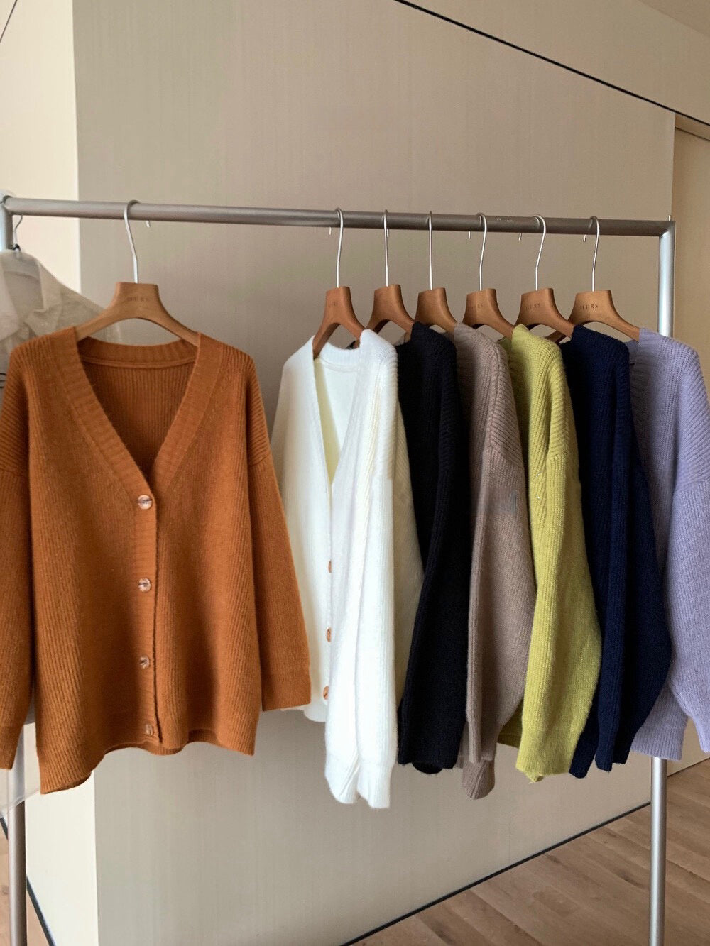 // 慵懶風V領寬鬆款CD