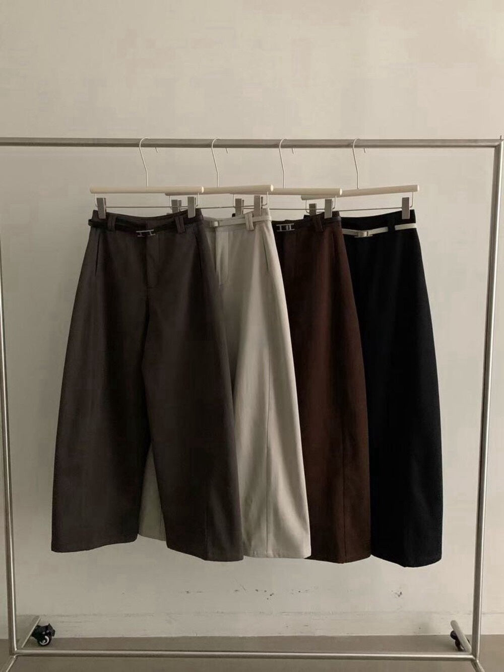 // 今季必入質感加絨彎刀褲(連腰帶)