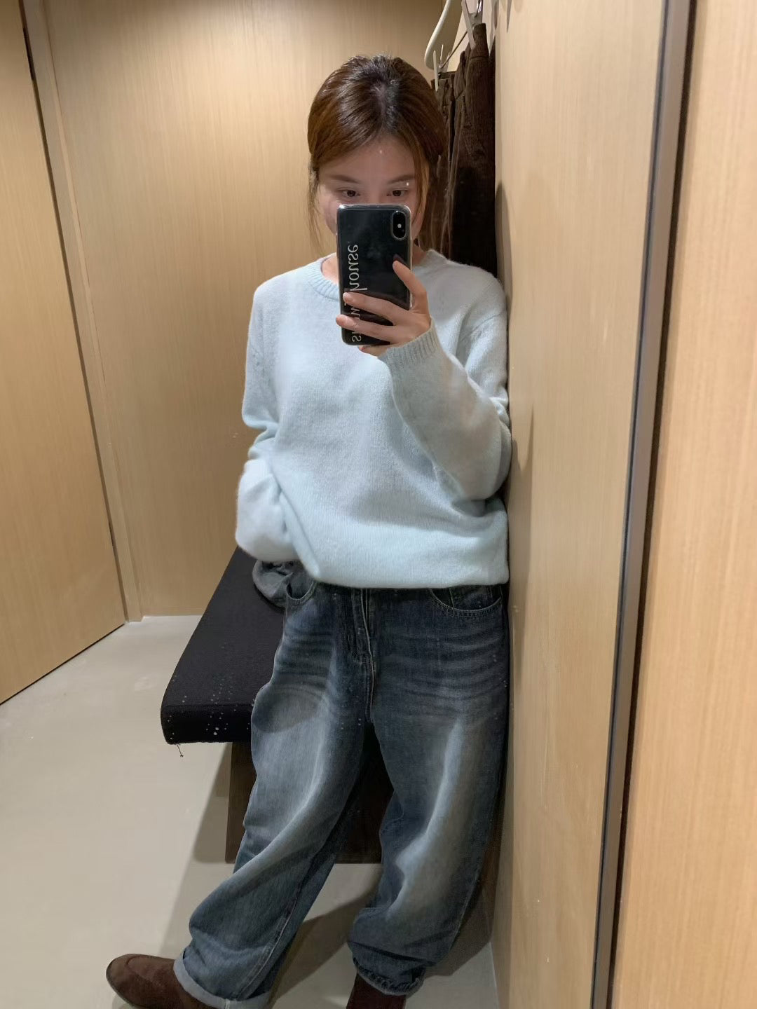 // 100%羊毛經典圓領NT