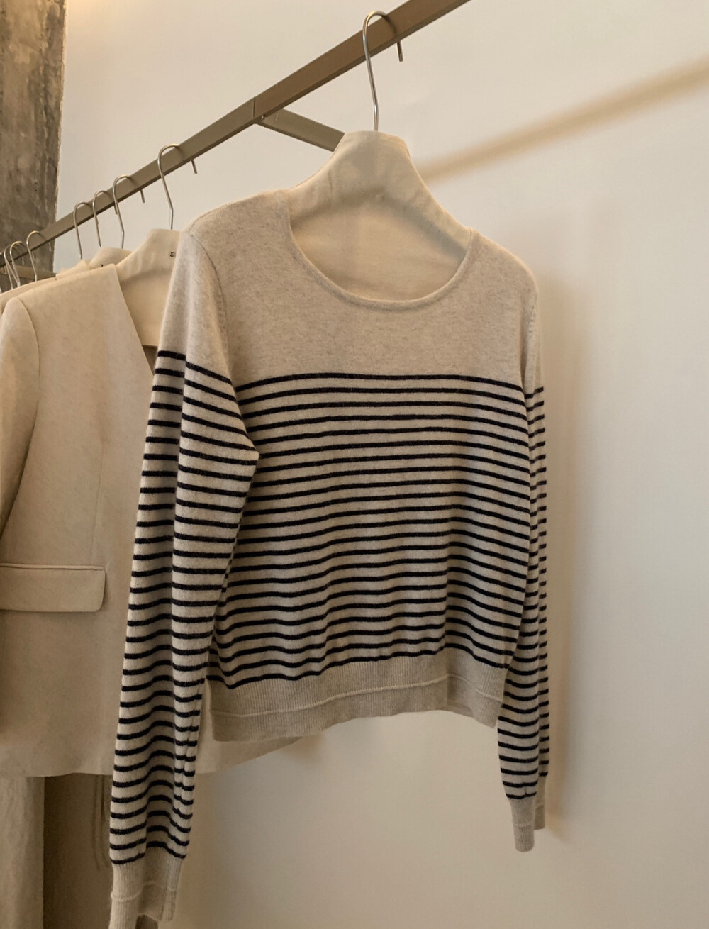 // 法式氣質間條針織上衣
