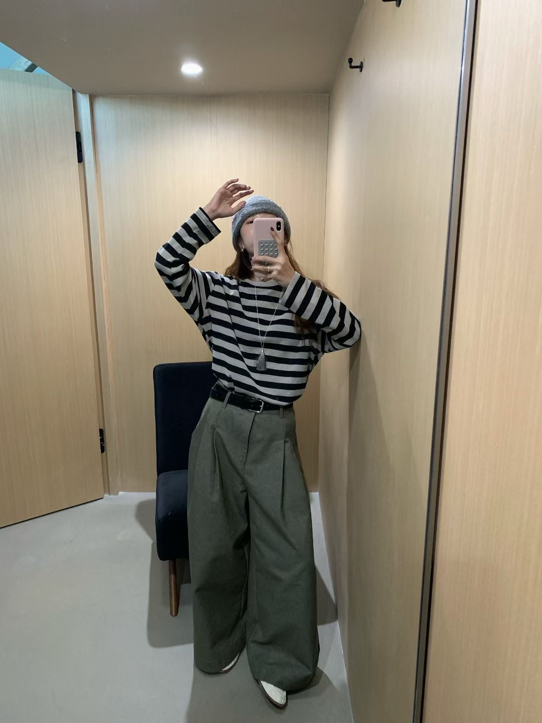 // 褲型好美質料也很好的壓褶闊褲