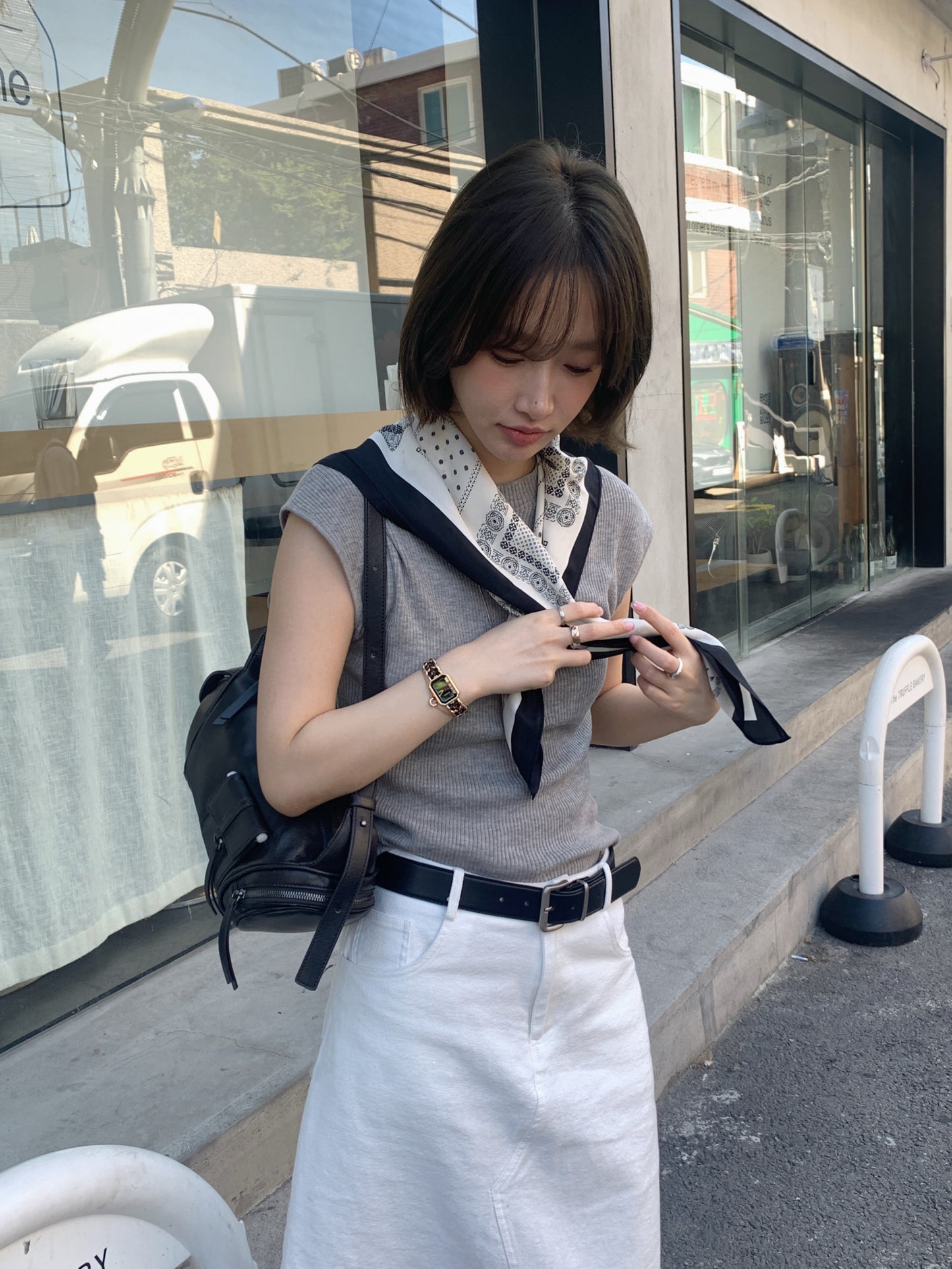 // 小半領飛飛袖針織背心
