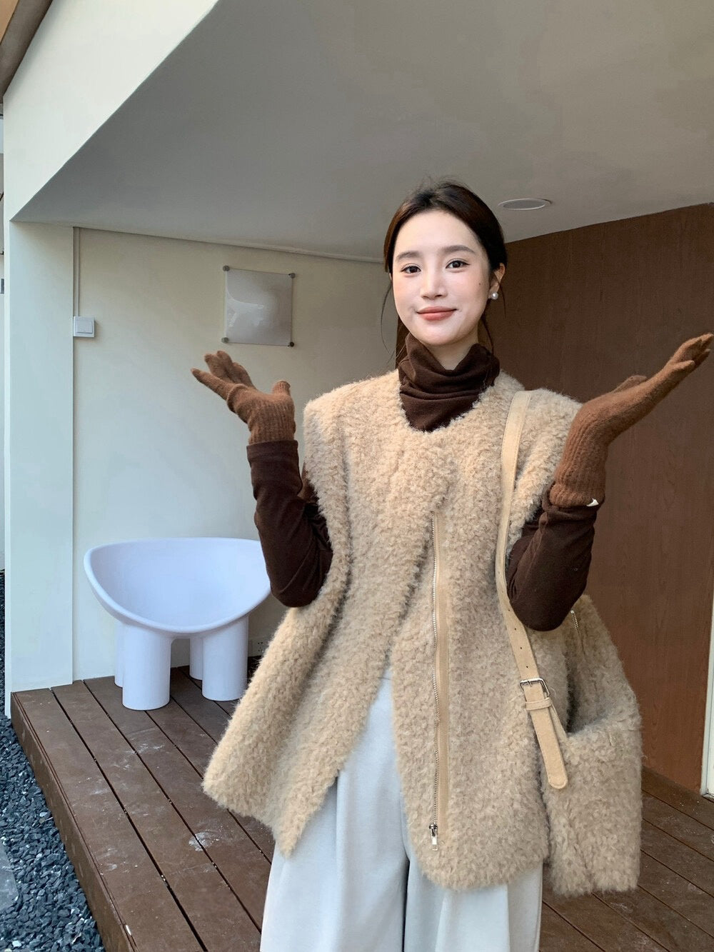 // 性價比極高皮毛一體毛茸馬甲外套(連斜肩袋)