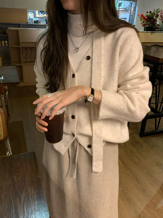 // 連領帶5%wool v領排扣CD