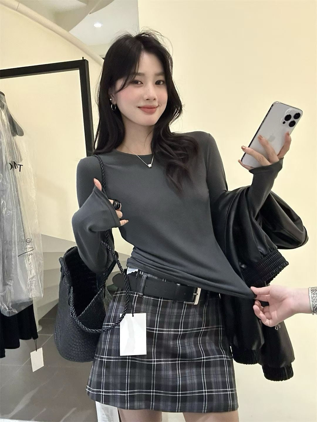 // 超親膚羊絨感多色TEE