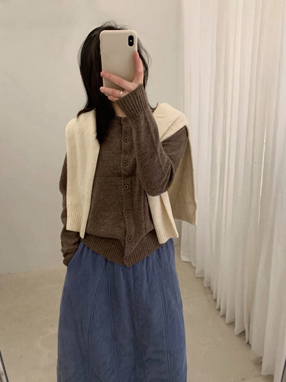 // 100%羊毛混點圓領CD