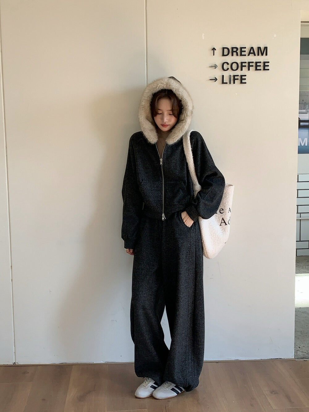 // 毛毛領衛衣外套+休閒褲套裝