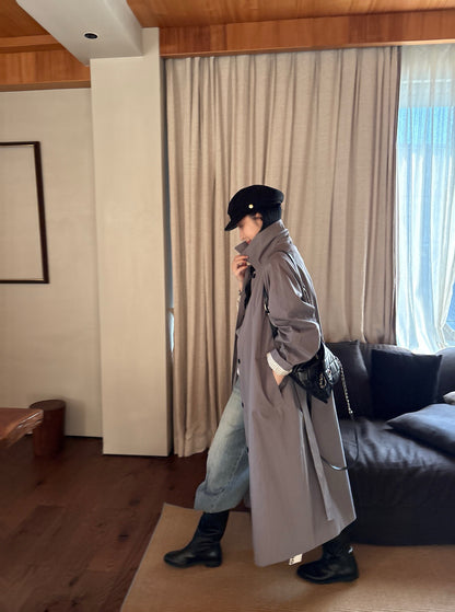 // 背後鈕扣設計翻領長款trench coat