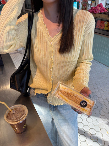 // 波浪卷卷邊直紋CD