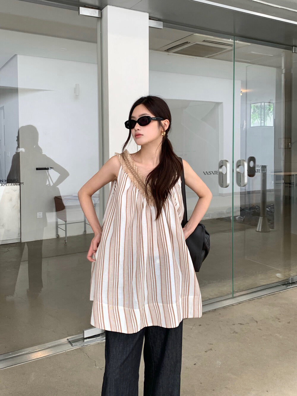 S22 / 拼接木耳邊間條背心+設計感褲腳直筒牛仔褲套裝