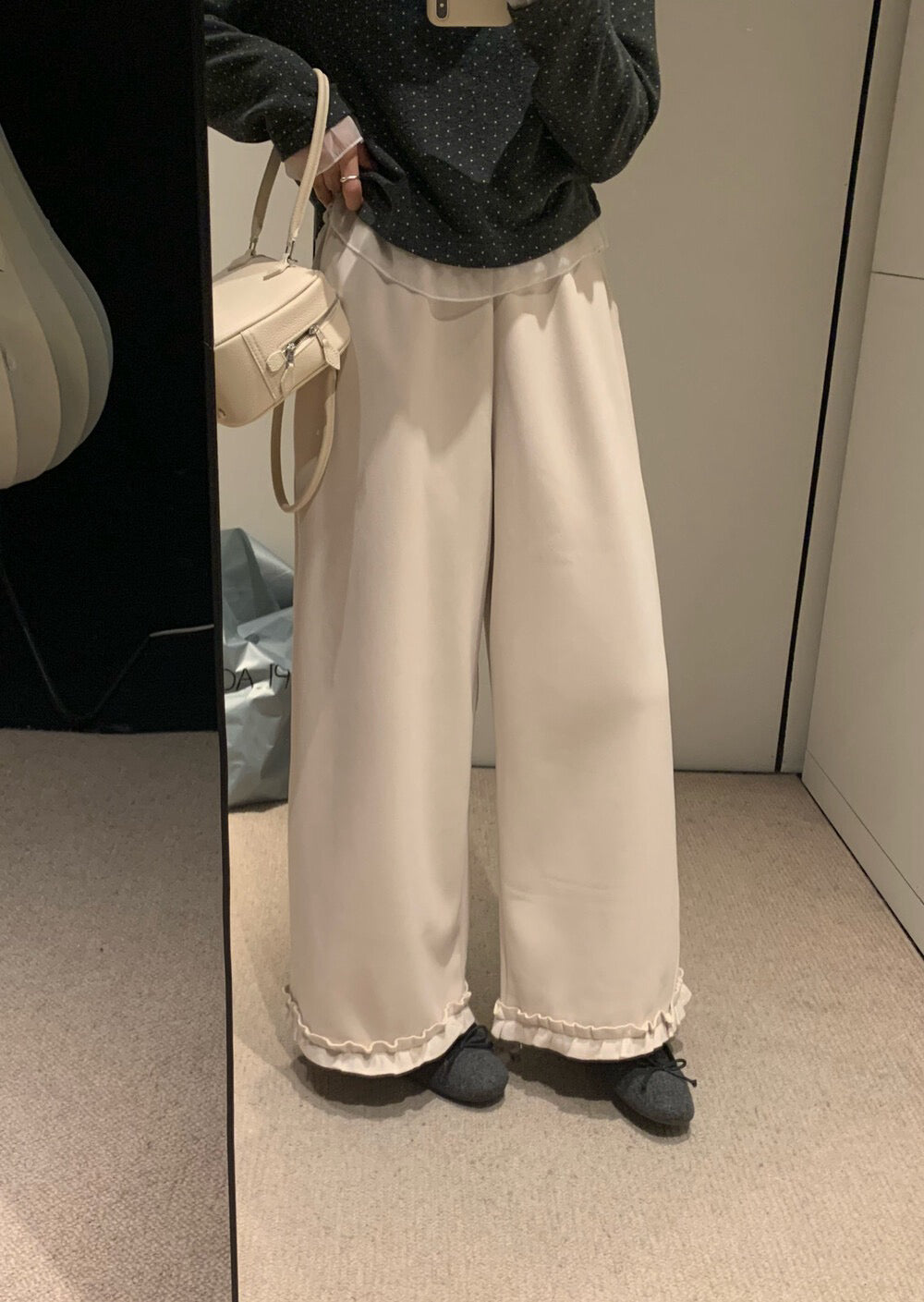 // 木耳邊花邊腳毛呢褲