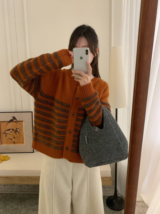 // 100%羊毛立體鈎線半間CD