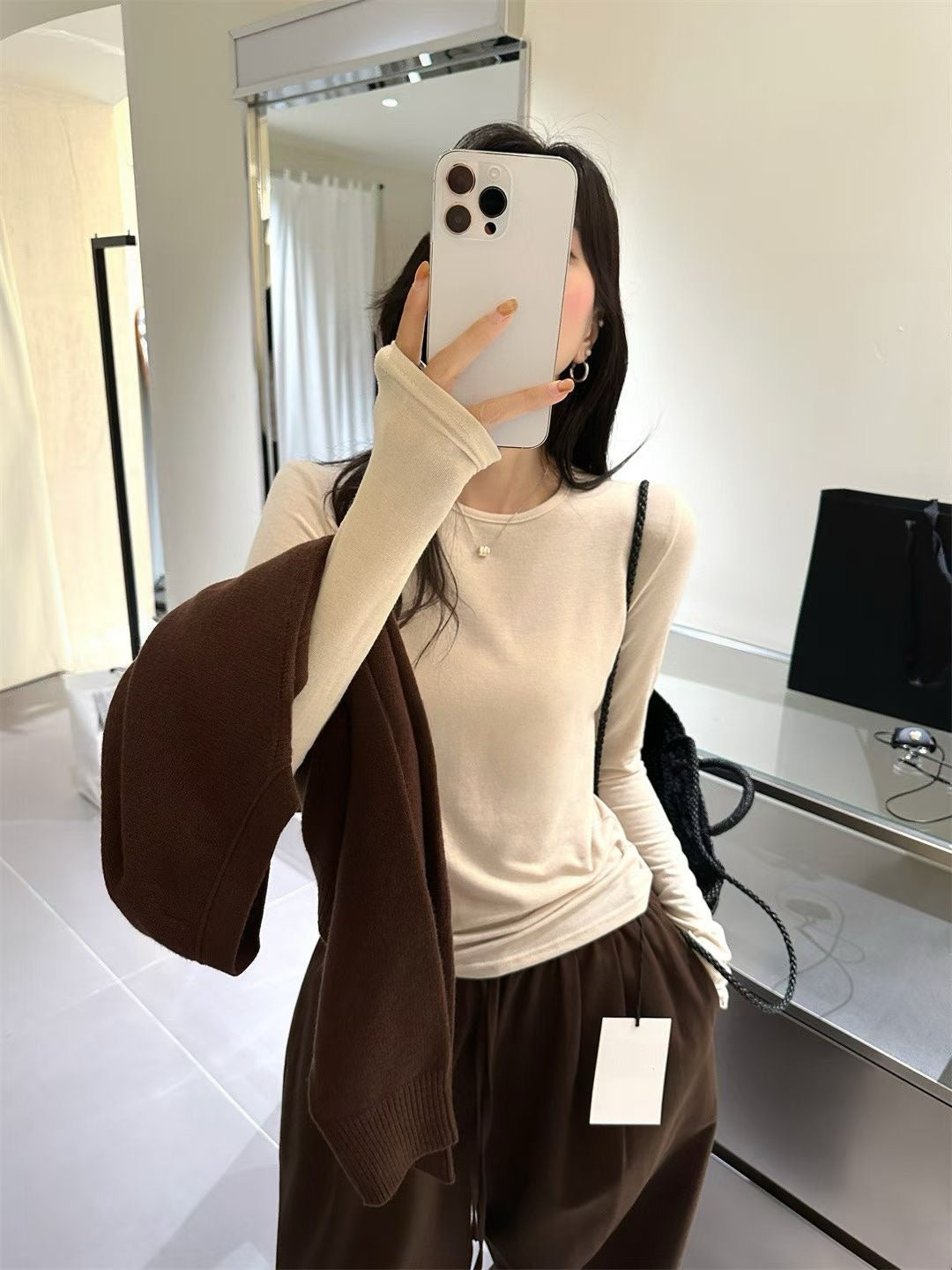 // 超親膚羊絨感多色TEE