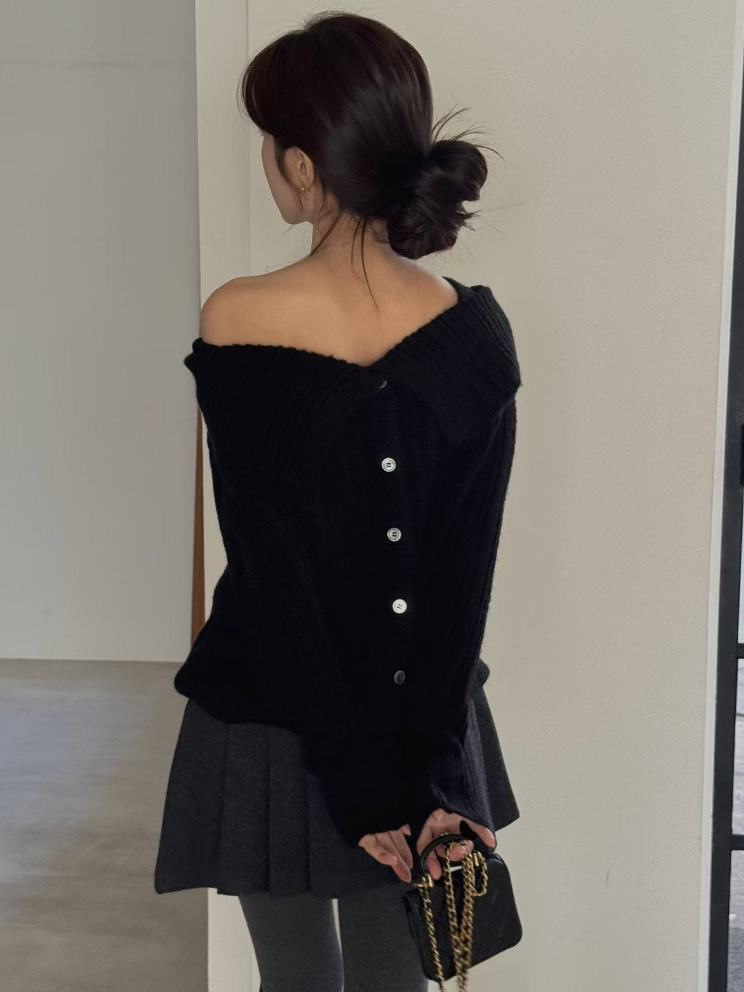 // 可前後兩穿一字領直織紋排扣NT