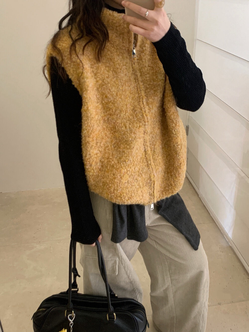 // 9%綿羊毛立領圈圈毛拉鍊背心