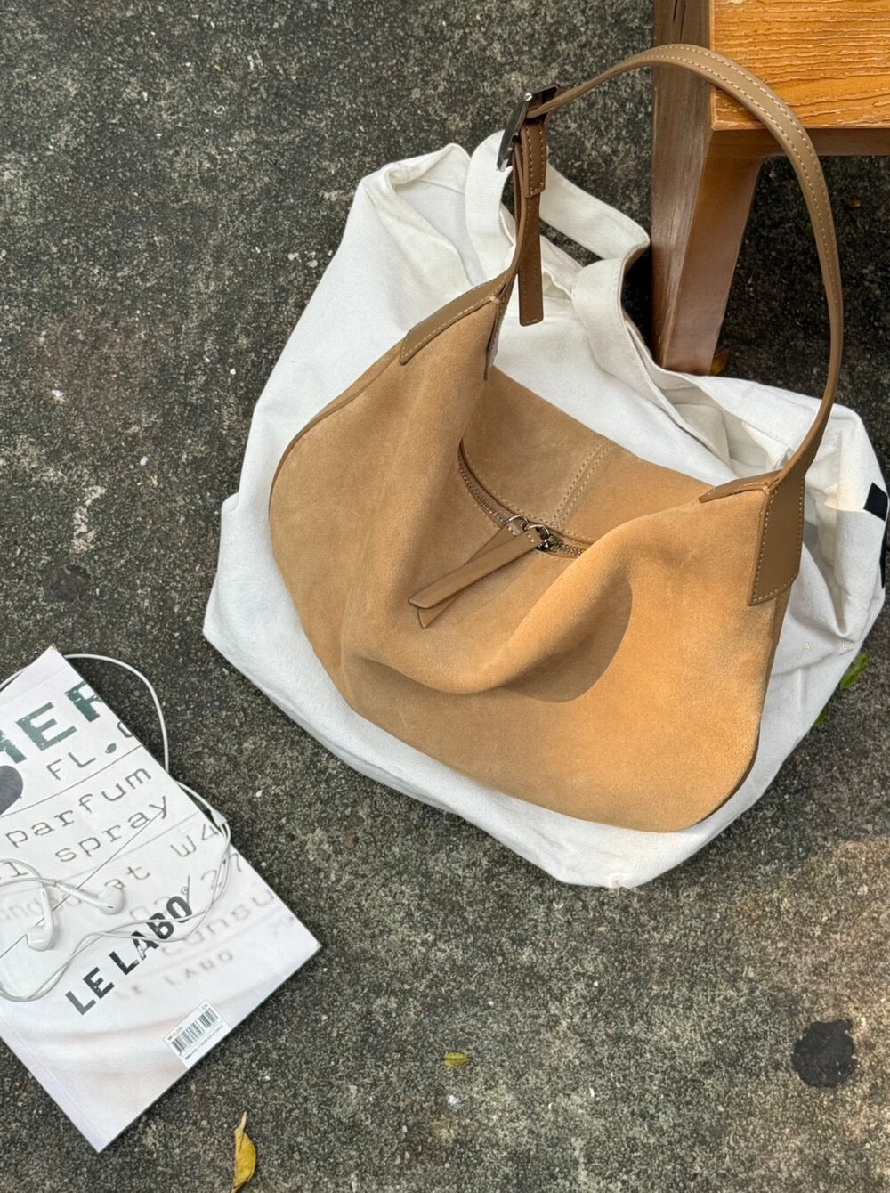 // 頭層牛皮麂皮絨hobo bag(肩帶可調)