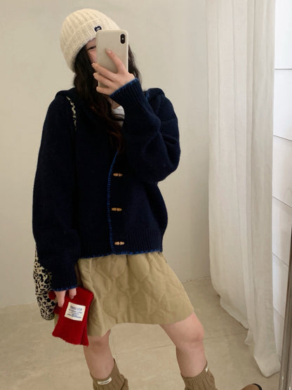 // 設計感撞色縫線包邊牛角鈕連帽CD