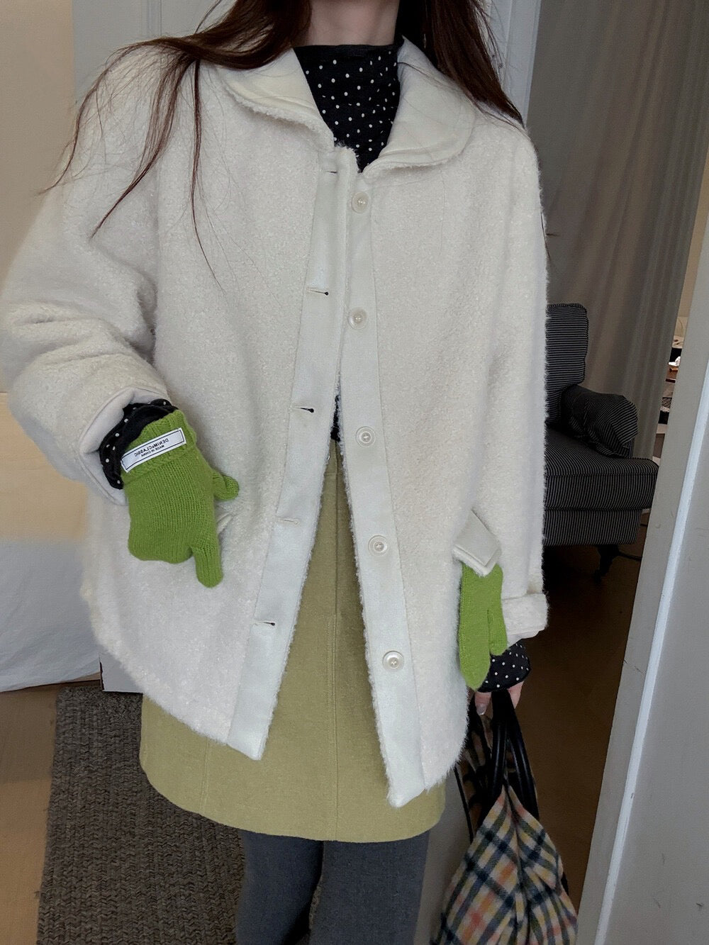 // 拼接材質羊羔毛翻領中長外套