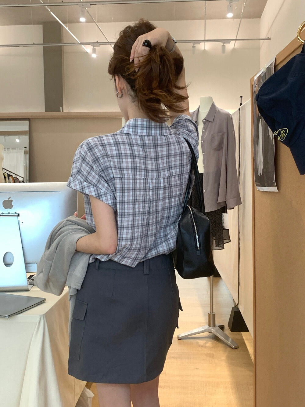 // 復古感拼色格紋恤衫