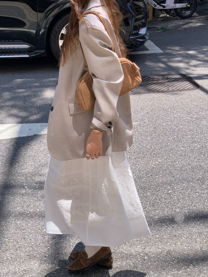 // 細節感滿滿撞色內裡西裝外套