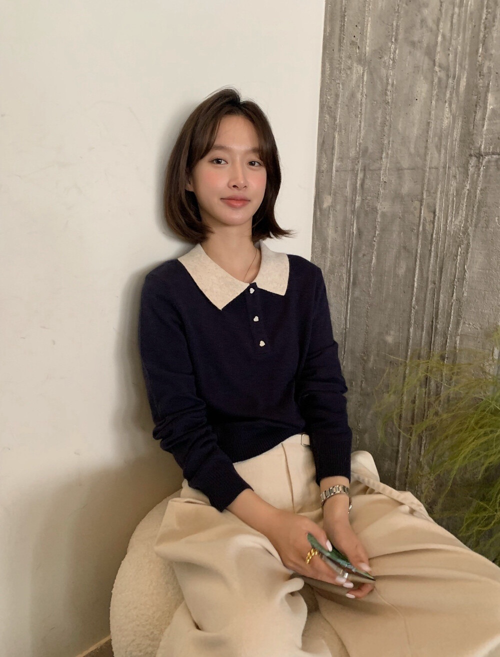 // 撞色翻領兔絨針織上衣