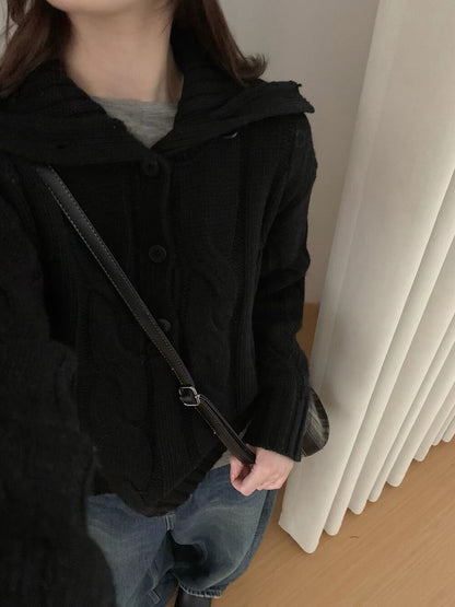 // 30%羊毛可立領鈕扣麻花毛衣