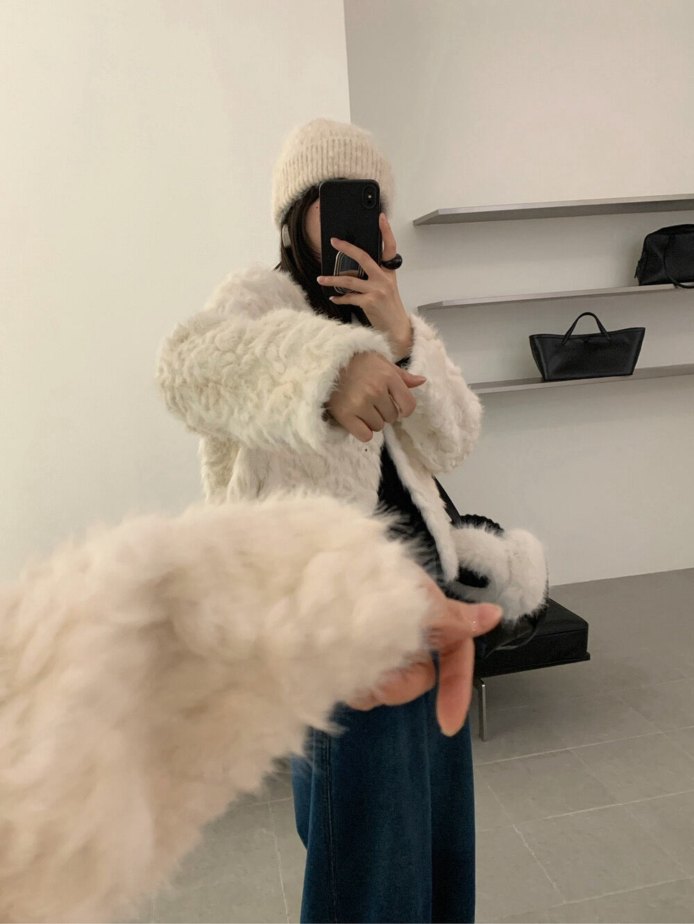 // 高級感皮毛一體V領毛毛外套