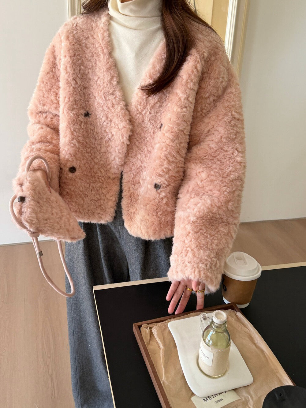 // V領雙排扣毛毛皮毛一體外套(連袋仔)