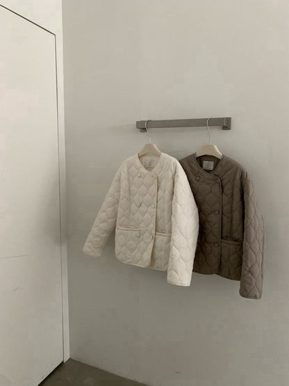 // cutting超美菱格夾棉圓領弧邊外套