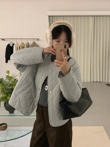 // 簡約菱格薄夾棉圓領外套