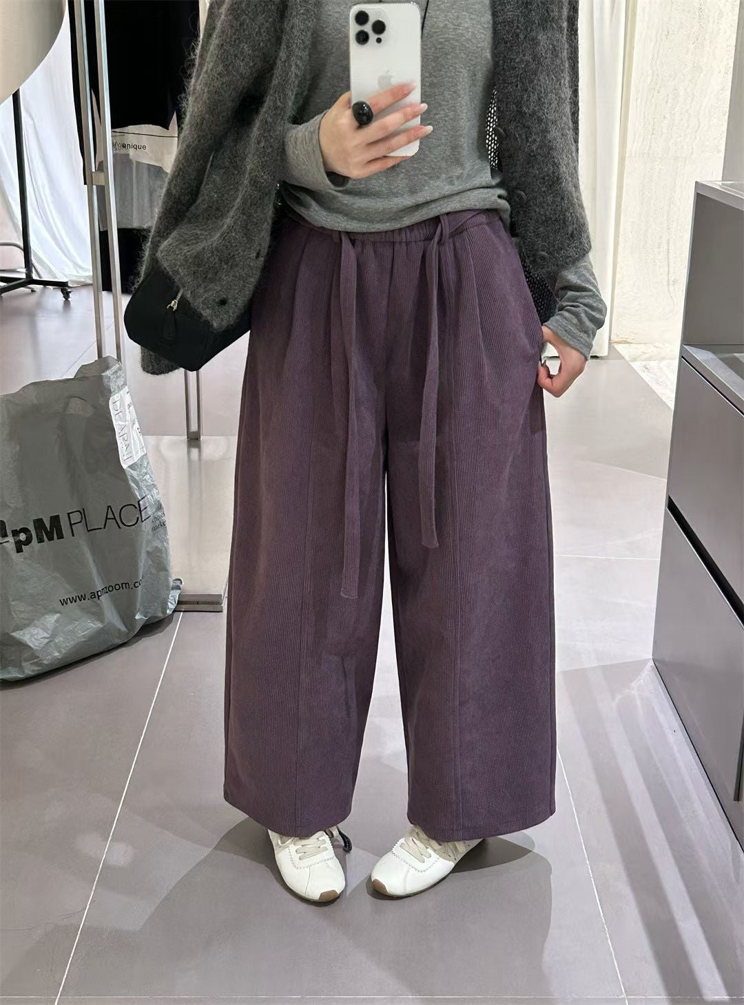 // 復古連腰帶燈芯絨褲