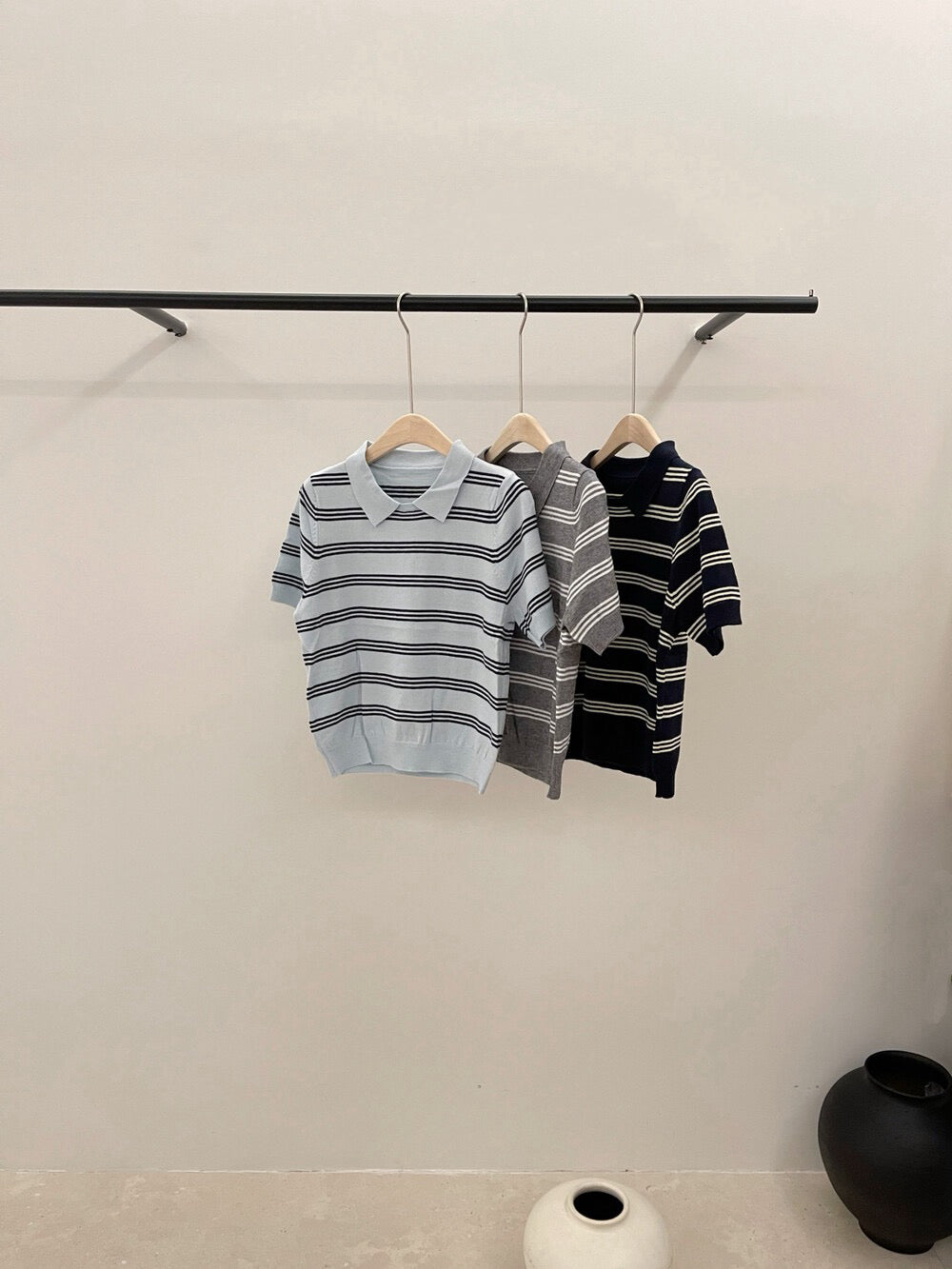 // Miu風翻領間條短袖NT