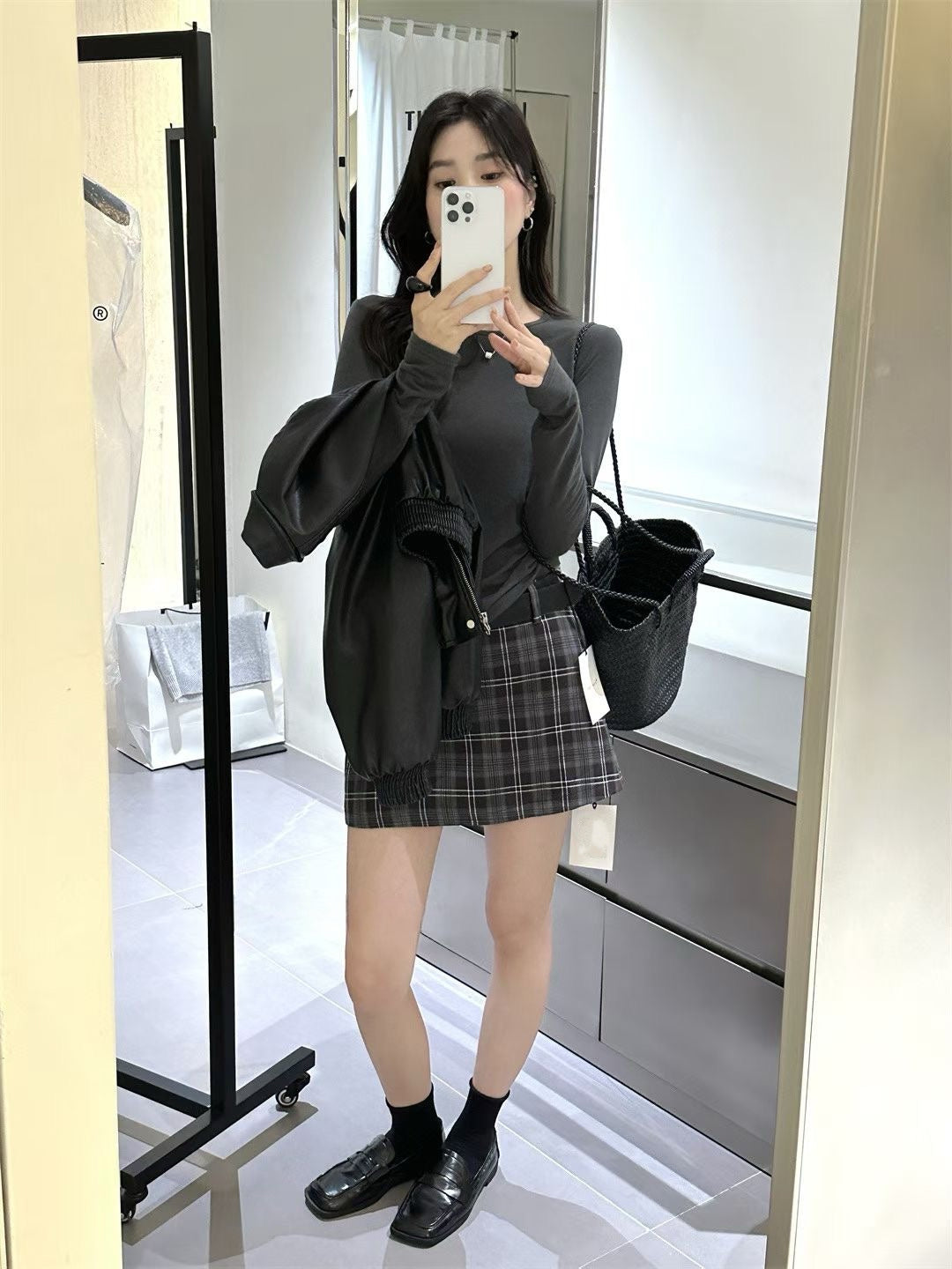 // 超親膚羊絨感多色TEE