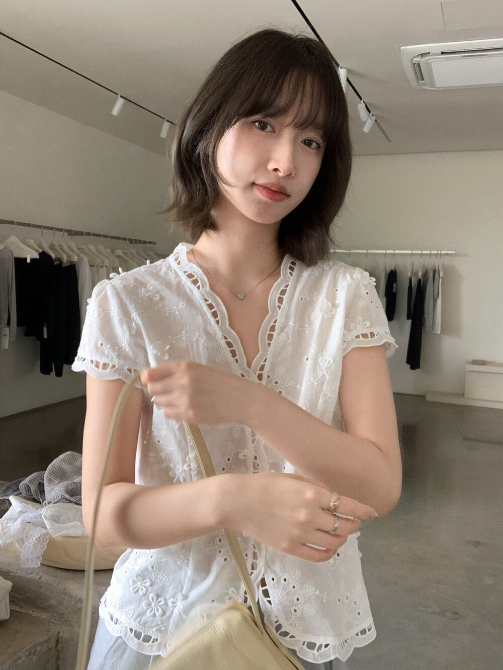 // 絕美重工鈎花小飛袖BL