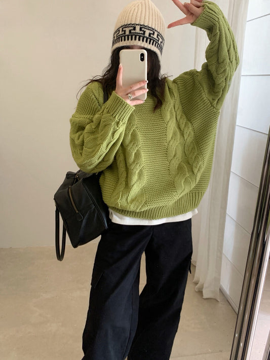 // 粗麻花圓領寬鬆毛衣