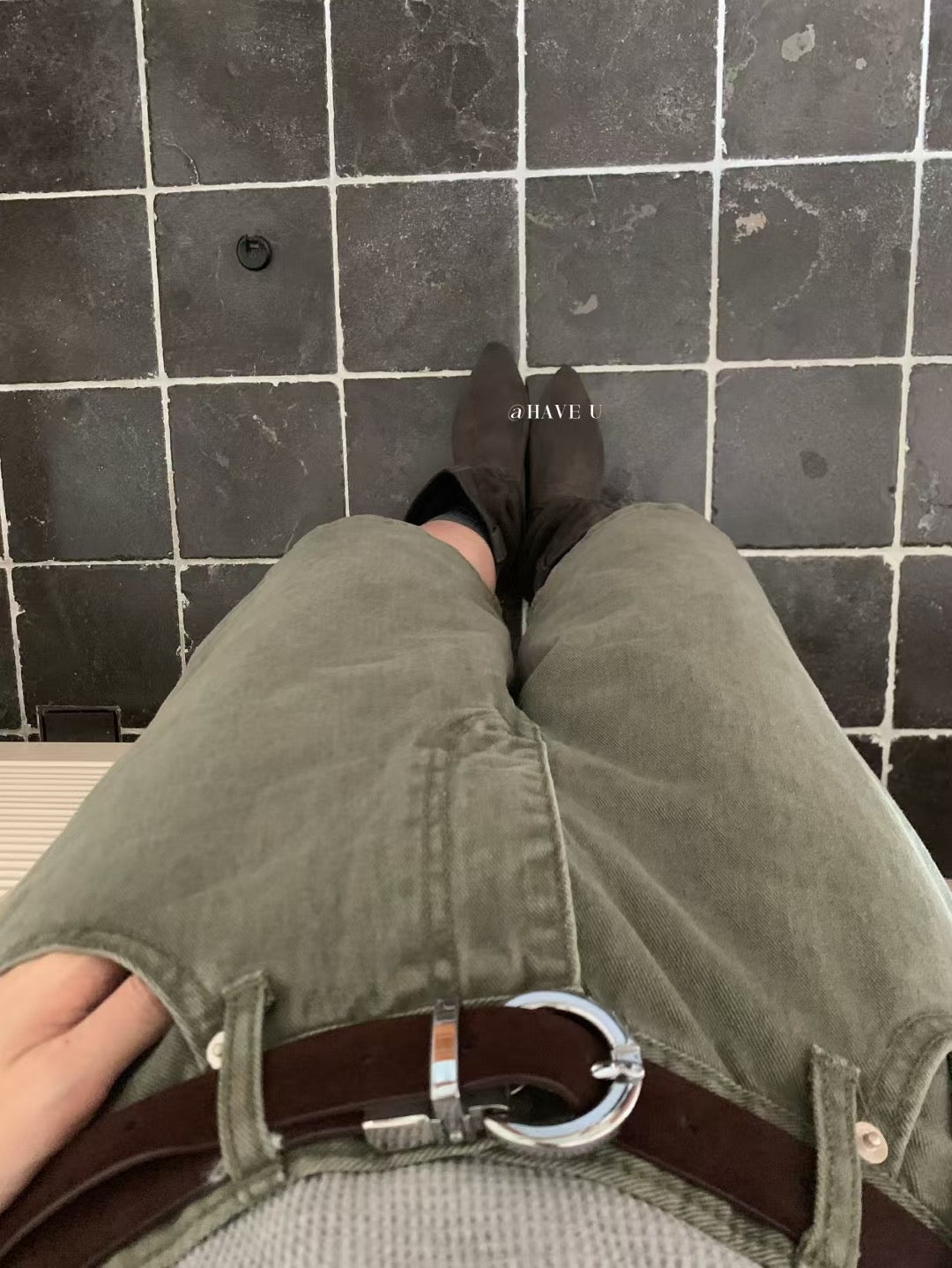 // 做舊洗水口袋七分牛仔褲