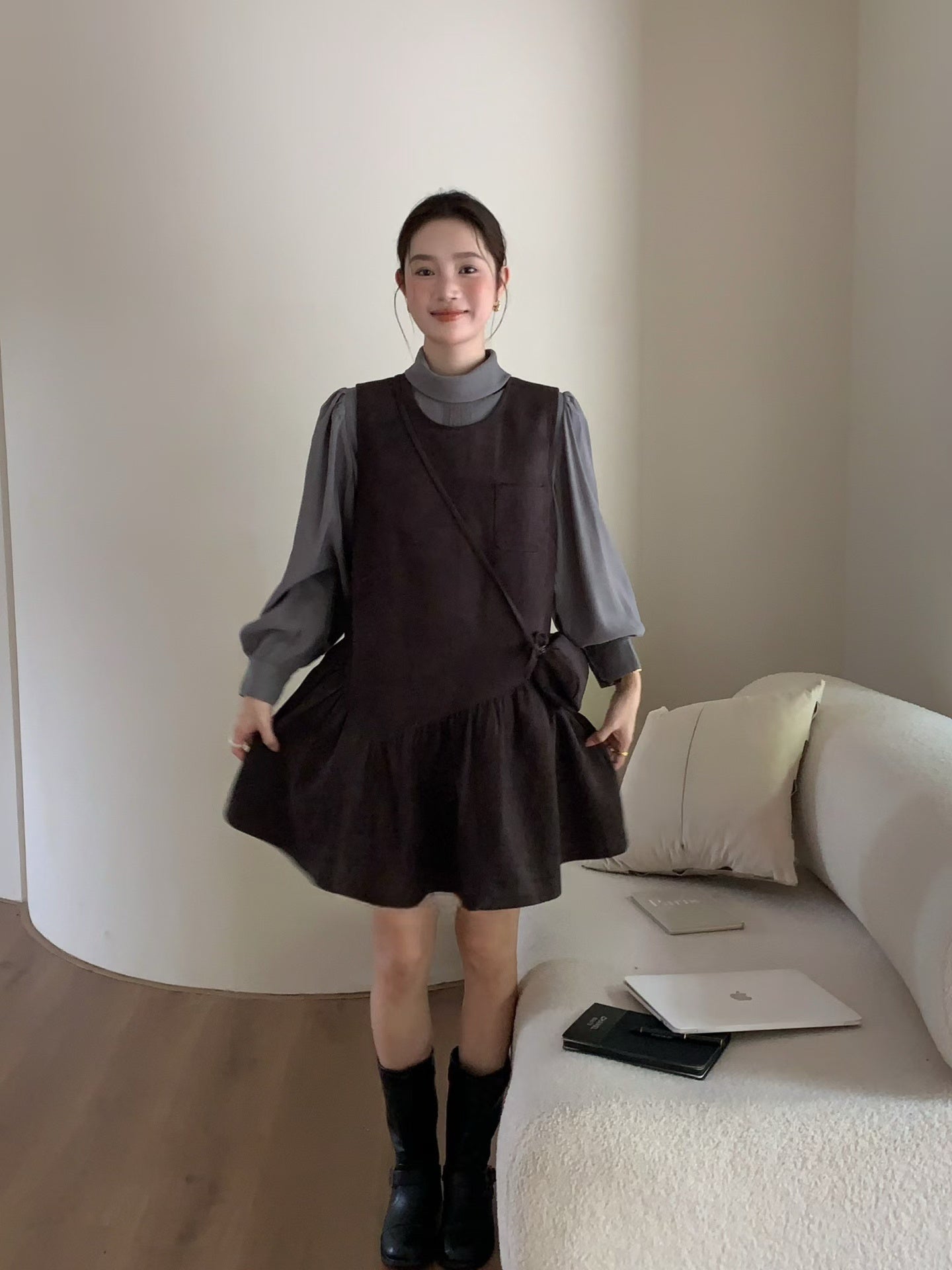 // 壓褶翻領silky BL+麂皮絨荷葉腳背心OPS套裝(連袋仔)