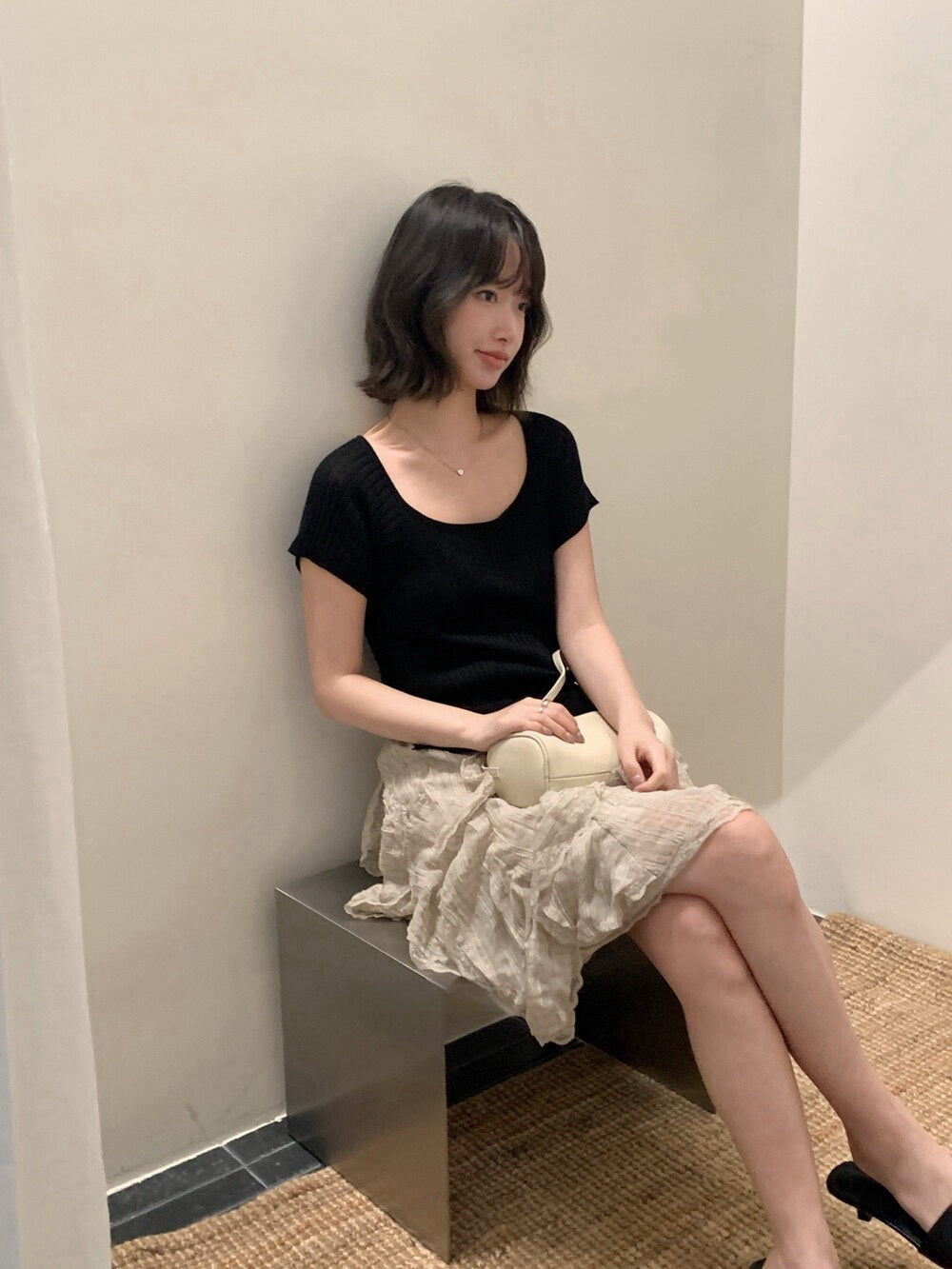 // 後綁帶修腰直織紋短袖針織