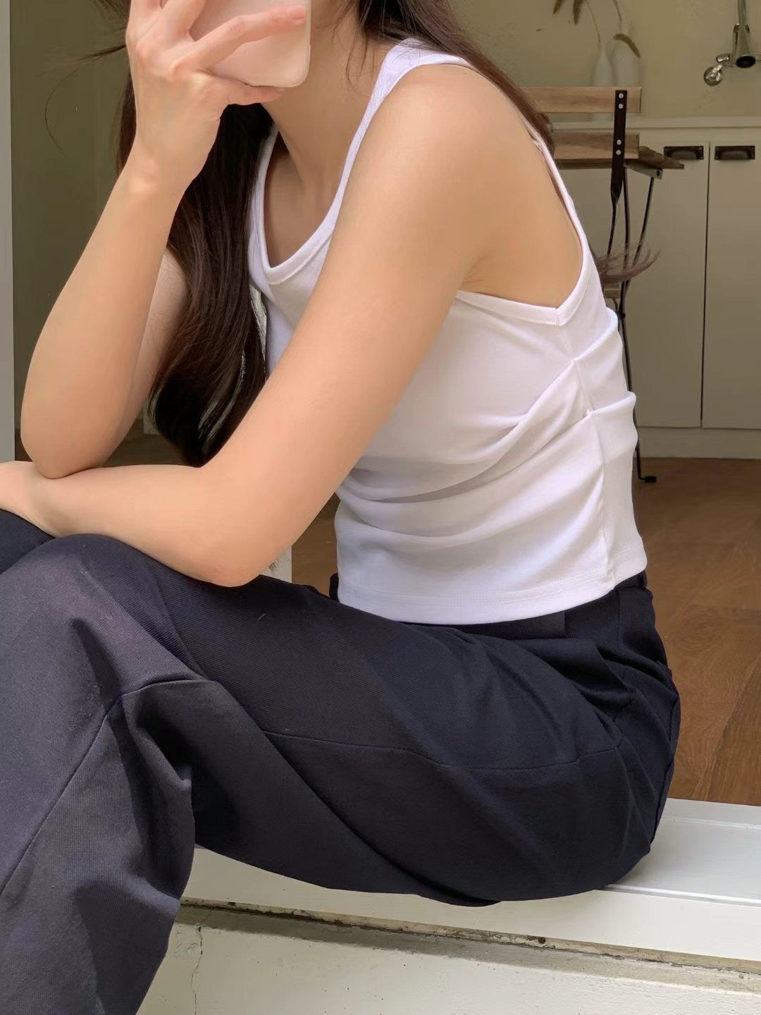 // 腰打褶顯瘦U領小背心